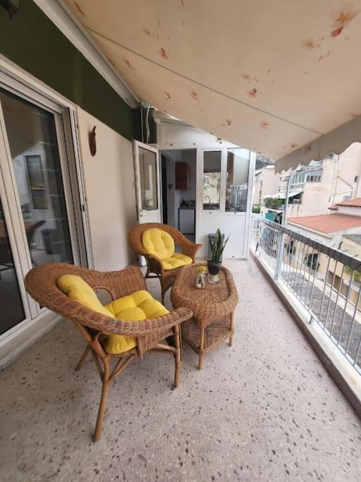 Under The Hill Apartment เอเธนส์ ภายนอก รูปภาพ