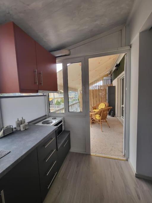 Under The Hill Apartment เอเธนส์ ภายนอก รูปภาพ