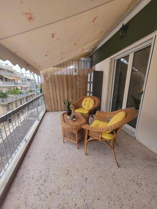 Under The Hill Apartment เอเธนส์ ภายนอก รูปภาพ