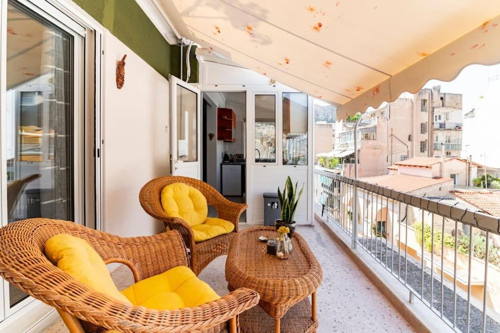 Under The Hill Apartment เอเธนส์ ภายนอก รูปภาพ