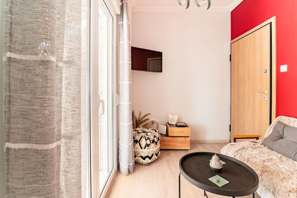 Under The Hill Apartment เอเธนส์ ภายนอก รูปภาพ